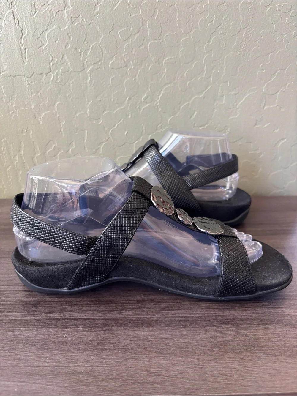 Vionic Farra Lizard Black Faux Leather Sandals Metallic Accent Size 8